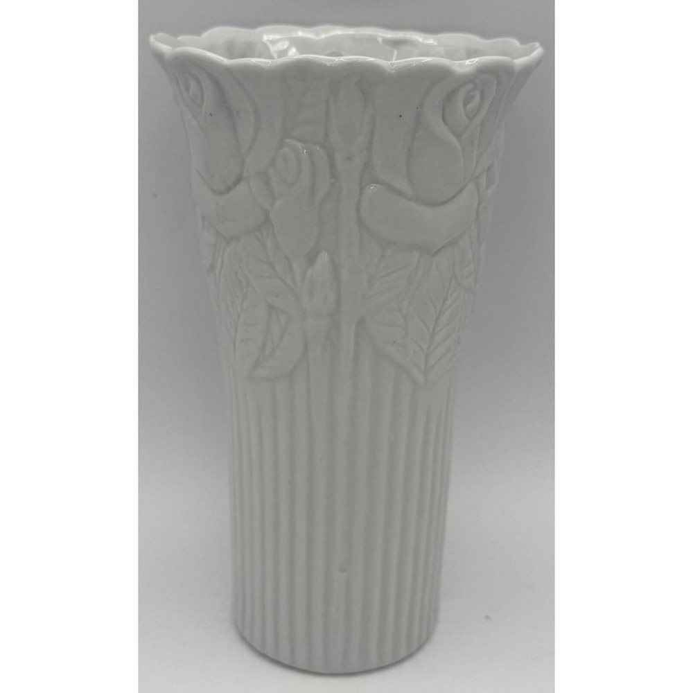 Vase White Ribbed Ceramic Raised Rose Embossed Planter 8" Tall Vintage